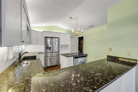 Villa ou maison à vendre à New Smyrna Beach, Floride: 2 chambres, 208.38 m2 № 1685376 - photo 10