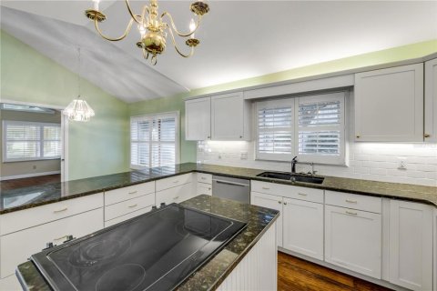 Villa ou maison à vendre à New Smyrna Beach, Floride: 2 chambres, 208.38 m2 № 1685376 - photo 11