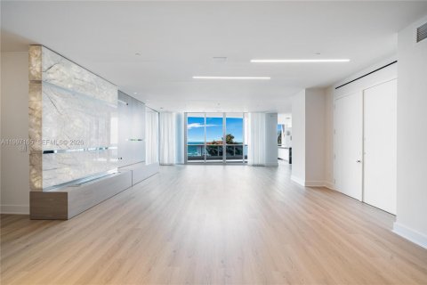 Condominio en alquiler en Miami Beach, Florida, 4 dormitorios, 353.68 m2 № 2059483 - foto 7