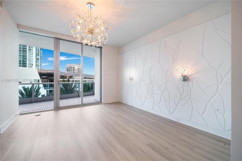 Condominio en alquiler en Miami Beach, Florida, 4 dormitorios, 353.68 m2 № 2059483 - foto 22