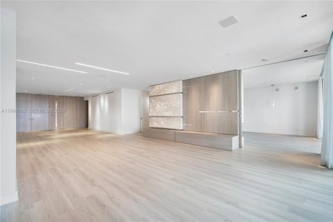 Condominio en alquiler en Miami Beach, Florida, 4 dormitorios, 353.68 m2 № 2059483 - foto 8