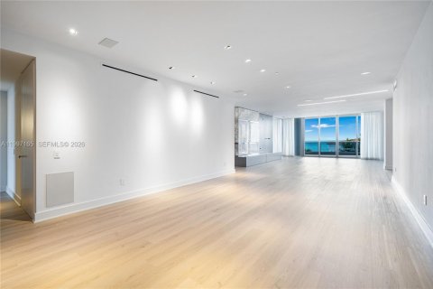 Condominio en alquiler en Miami Beach, Florida, 4 dormitorios, 353.68 m2 № 2059483 - foto 6