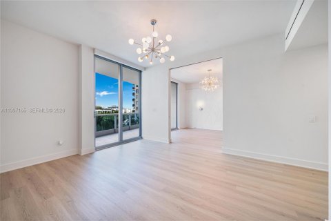 Condominio en alquiler en Miami Beach, Florida, 4 dormitorios, 353.68 m2 № 2059483 - foto 17