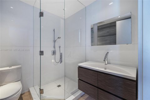 Condominio en alquiler en Miami Beach, Florida, 4 dormitorios, 353.68 m2 № 2059483 - foto 24