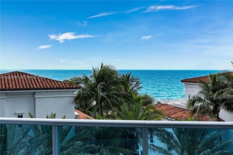 Condominio en alquiler en Miami Beach, Florida, 4 dormitorios, 353.68 m2 № 2059483 - foto 4