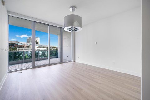 Condominio en alquiler en Miami Beach, Florida, 4 dormitorios, 353.68 m2 № 2059483 - foto 25
