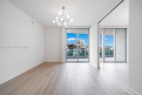 Condominio en alquiler en Miami Beach, Florida, 4 dormitorios, 353.68 m2 № 2059483 - foto 18