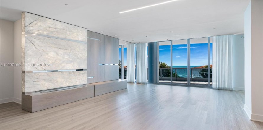 Condominio en Miami Beach, Florida, 4 dormitorios  № 2059483