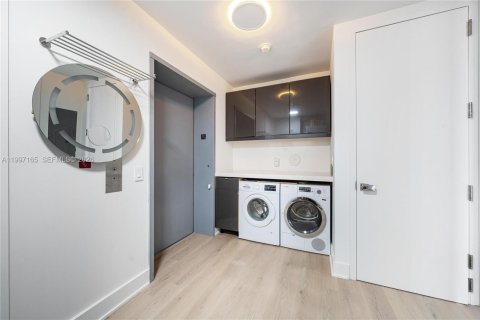 Condominio en alquiler en Miami Beach, Florida, 4 dormitorios, 353.68 m2 № 2059483 - foto 29