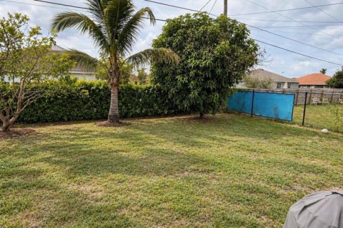 House in Port St. Lucie, Florida 4 bedrooms, 208.94 sq.m. № 2423498 - photo 29