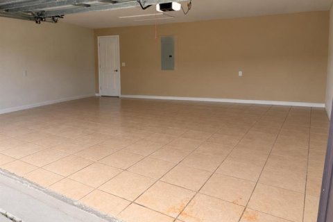 House in Port St. Lucie, Florida 4 bedrooms, 208.94 sq.m. № 2423498 - photo 26