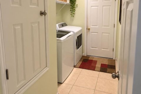 House in Port St. Lucie, Florida 4 bedrooms, 208.94 sq.m. № 2423498 - photo 24