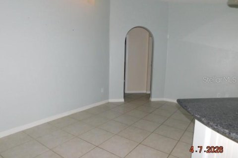 House in Cape Coral, Florida 4 bedrooms, 190.64 sq.m. № 2148588 - photo 3