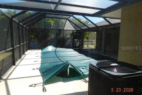 House in Cape Coral, Florida 4 bedrooms, 190.64 sq.m. № 2148588 - photo 6