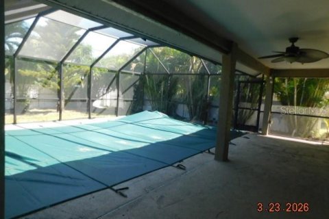 House in Cape Coral, Florida 4 bedrooms, 190.64 sq.m. № 2148588 - photo 7