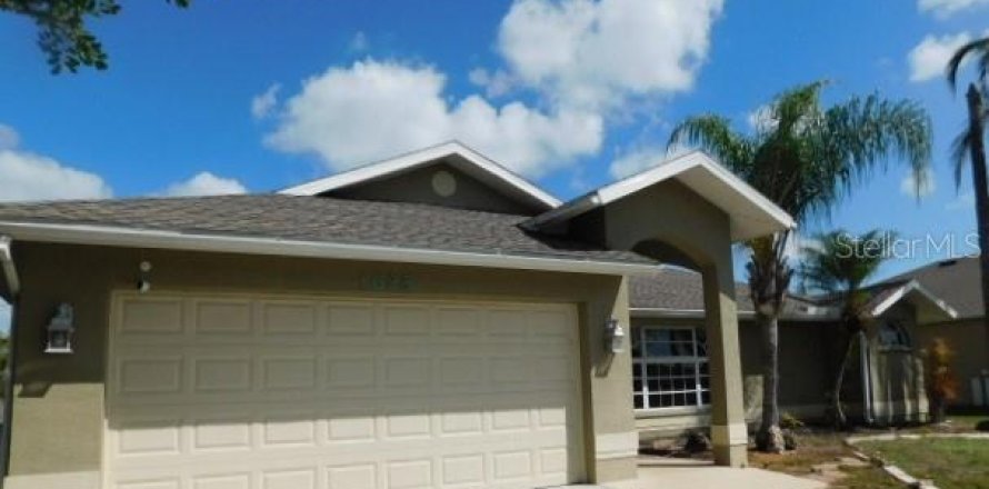 House in Cape Coral, Florida 4 bedrooms, 190.64 sq.m. № 2148588