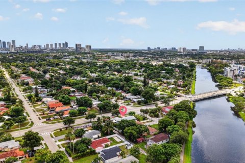 House in North Miami Beach, Florida 3 bedrooms, 155.43 sq.m. № 2317212 - photo 2