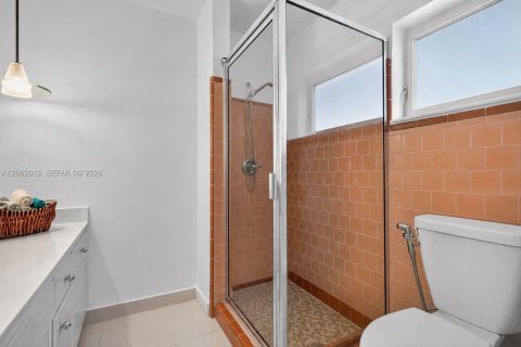 House in North Miami Beach, Florida 3 bedrooms, 155.43 sq.m. № 2317212 - photo 25