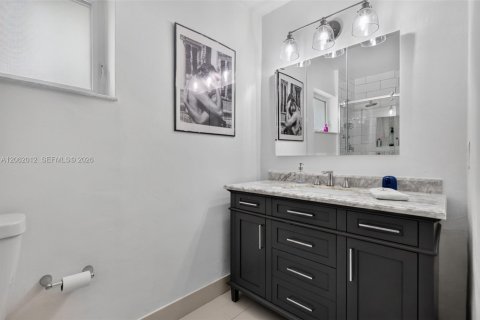 House in North Miami Beach, Florida 3 bedrooms, 155.43 sq.m. № 2317212 - photo 29