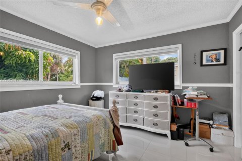 House in North Miami Beach, Florida 3 bedrooms, 155.43 sq.m. № 2317212 - photo 27