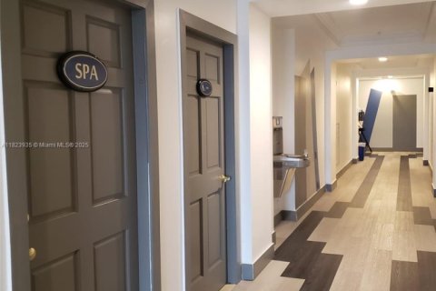 Condominio en alquiler en Miami, Florida, 2 dormitorios, 98.1 m2 № 1938249 - foto 14