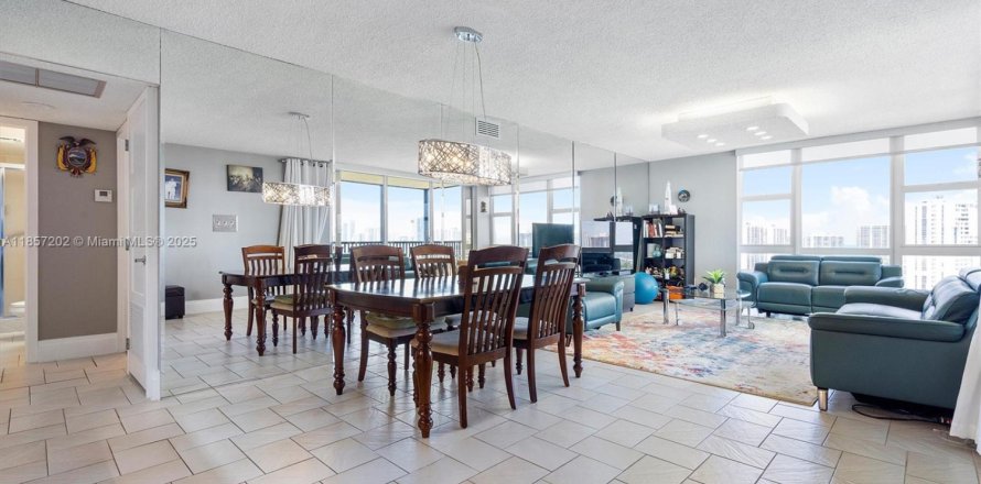 Condo in Aventura, Florida, 2 bedrooms № 1887309
