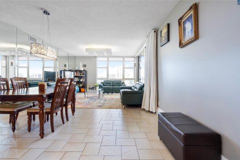 Copropriété à vendre à Aventura, Floride: 2 chambres, 121.98 m2 № 1887309 - photo 2