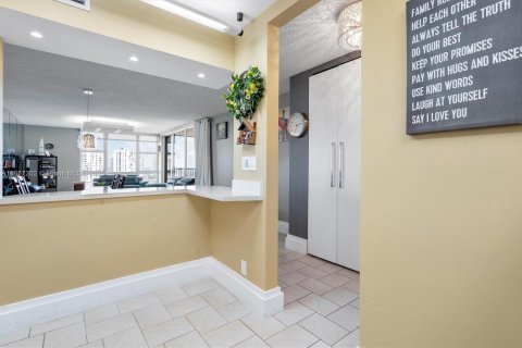 Copropriété à vendre à Aventura, Floride: 2 chambres, 121.98 m2 № 1887309 - photo 16