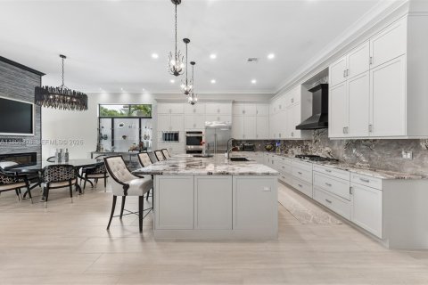 Купить виллу или дом в Палм-Бич-Гарденс, Флорида 3 спальни, 363.71м2, № 2154783 - фото 18