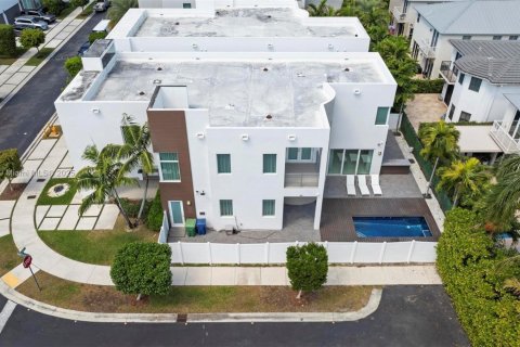 Купить виллу или дом в Дорал, Флорида 5 спален, 328.6м2, № 1827510 - фото 5