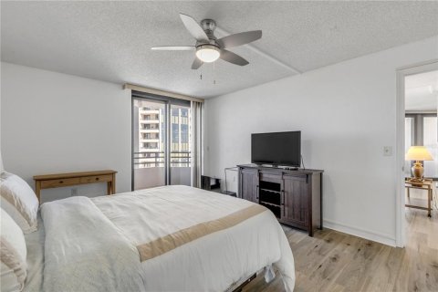 Condo in Daytona Beach, Florida, 1 bedroom  № 2094846 - photo 23