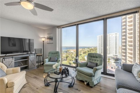 Condo in Daytona Beach, Florida, 1 bedroom  № 2094846 - photo 5