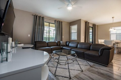 Villa ou maison à vendre à Davenport, Floride: 6 chambres, 316.24 m2 № 215942 - photo 9