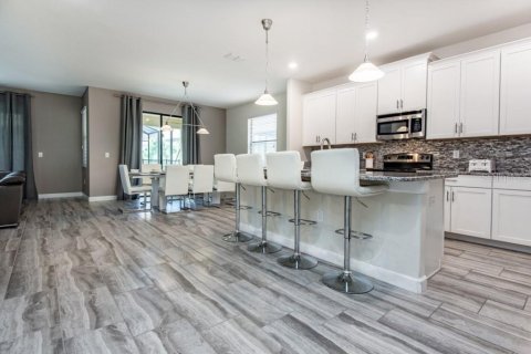 Villa ou maison à vendre à Davenport, Floride: 6 chambres, 316.24 m2 № 215942 - photo 2