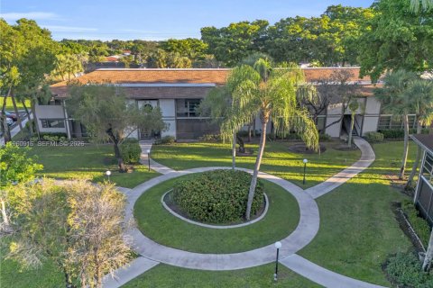 Condominio en venta en Tamarac, Florida, 2 dormitorios, 76.18 m2 № 2023646 - foto 18