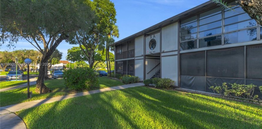 Condominio en Tamarac, Florida, 2 dormitorios  № 2023646