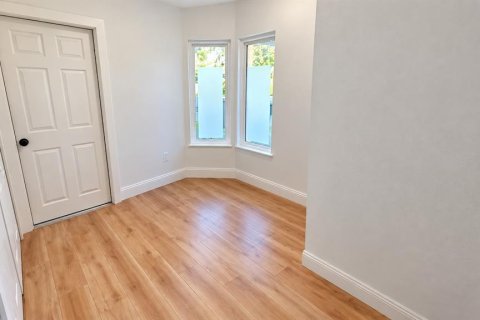 Touwnhouse à louer à Orlando, Floride: 2 chambres, 96.25 m2 № 2426840 - photo 11