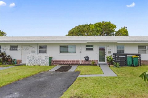 House in Tamarac, Florida 2 bedrooms, 81.29 sq.m. № 1817741 - photo 16