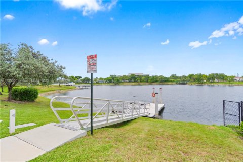 House in Tamarac, Florida 2 bedrooms, 81.29 sq.m. № 1817741 - photo 19