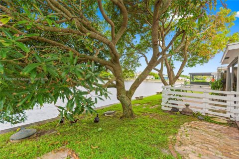 House in Tamarac, Florida 2 bedrooms, 81.29 sq.m. № 1817741 - photo 13