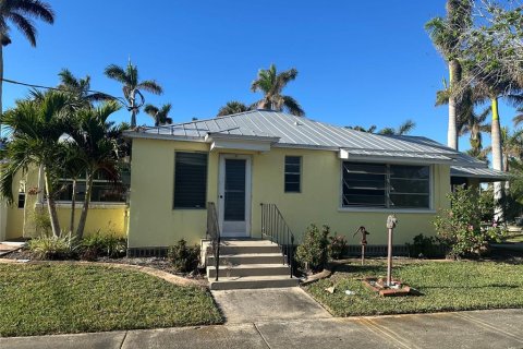 House in Punta Gorda, Florida 3 bedrooms, 113.15 sq.m. № 1561815 - photo 3