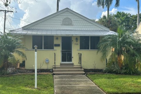 House in Punta Gorda, Florida 3 bedrooms, 113.15 sq.m. № 1561815 - photo 1