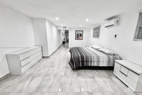 Commercial property in Miami, Florida 201.32 sq.m. № 1804428 - photo 18