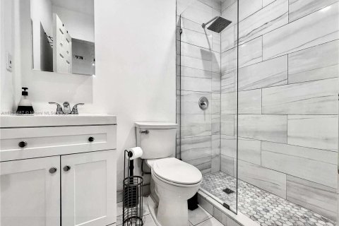 Commercial property in Miami, Florida 201.32 sq.m. № 1804428 - photo 12