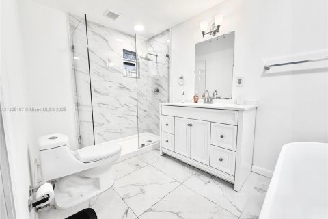 Commercial property in Miami, Florida 201.32 sq.m. № 1804428 - photo 10