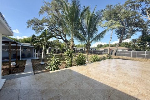 Commercial property in Miami, Florida 201.32 sq.m. № 1804428 - photo 30