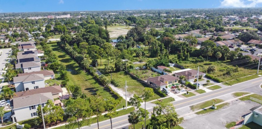 Land in Lake Worth, Florida № 738421