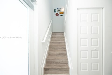 Снять в аренду кондоминиум в Дорал, Флорида 3 спальни, 140.19м2, № 2077948 - фото 12