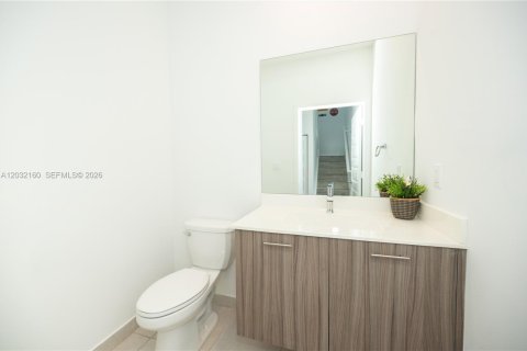 Снять в аренду кондоминиум в Дорал, Флорида 3 спальни, 140.19м2, № 2077948 - фото 11