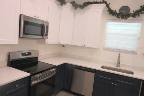 Villa ou maison à louer à Ocala, Floride: 4 chambres, 177.91 m2 № 2324485 - photo 6